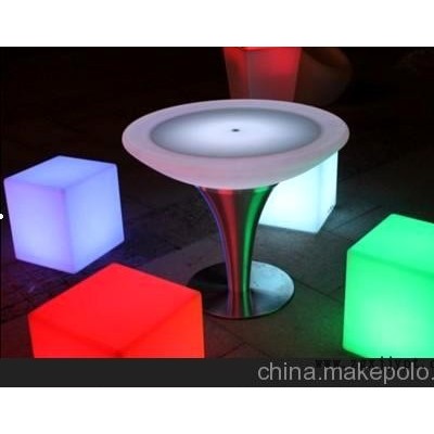 LED發(fā)光戶外家具 塑料發(fā)光桌子 LED發(fā)光圓桌 滾塑led發(fā)光圓桌