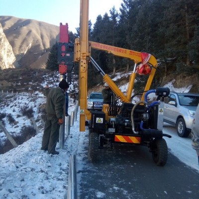 液壓式小型護欄打樁機 高效率輪胎式公路打樁機 鉆孔機 拔樁機