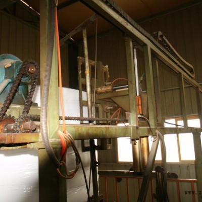 青島新美TDP-2650發(fā)泡機(jī)、水平自動(dòng)連續(xù)發(fā)泡生產(chǎn)線、.聚氨酯發(fā)泡機(jī)、發(fā)泡機(jī)械、圓泡發(fā)泡機(jī)械、 水平連續(xù)發(fā)泡機(jī)