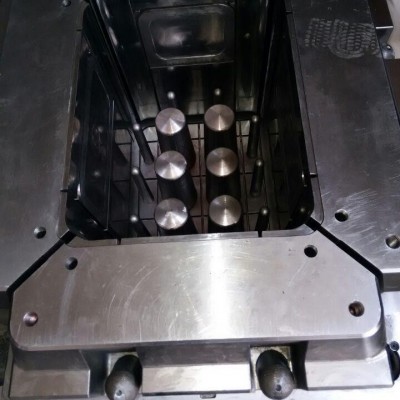 塑料模具、周轉箱模具、啤酒箱模具、高精密模具