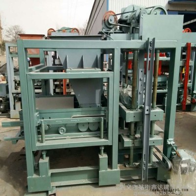 鑫達(dá)QTJ4-25型砌塊磚設(shè)備出磚率高 自動布料式砌塊磚機(jī)現(xiàn)貨供應(yīng)空心磚機(jī)廠家價格 全自動砌塊磚機(jī)模具一機(jī)多用可定制
